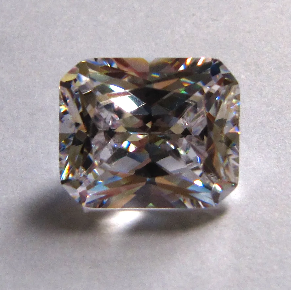 Loose radiant-cut diamond with trimmed corners